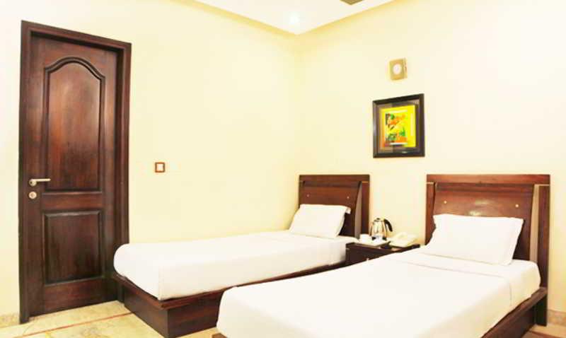 Hotel Suncity Delhi  Exterior photo